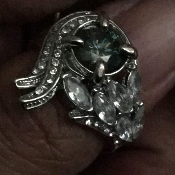 Moissanite ring - Picture 4 of 5